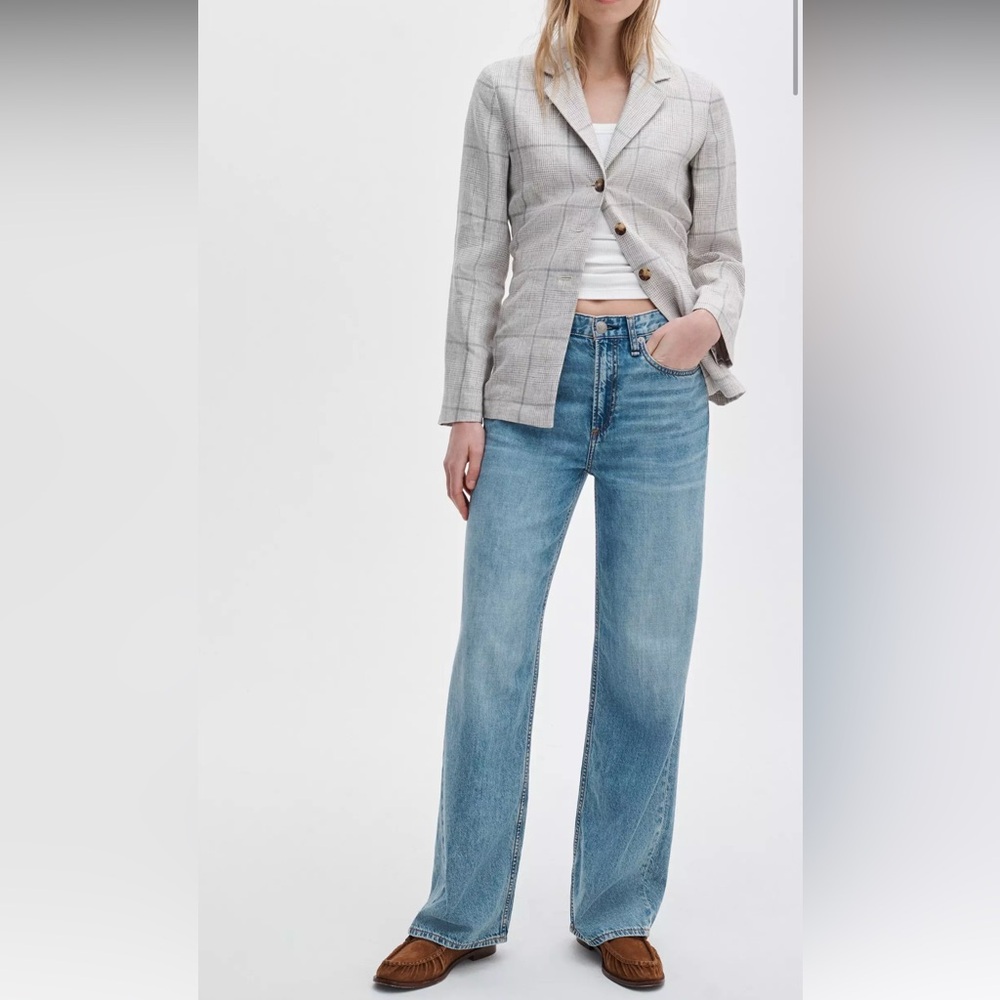 Logan Wide-Leg Jeans
Featherweight in Audrey